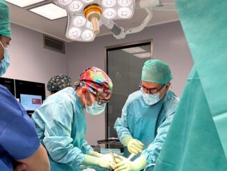El Hospital Quirónsalud Córdoba realiza con éxito una intervención de reemplazo parcial de rodilla mediante prótesis